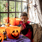 Halloween candy basket with illuminated handle