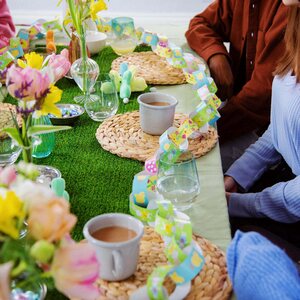 Mix & match grass table runner 1.5 metres