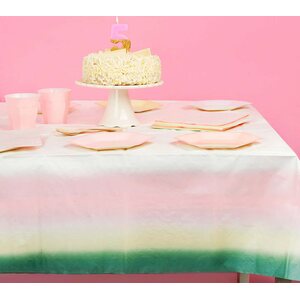 We heart pastels paper table cover