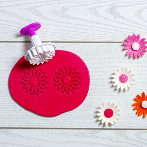 Decora PLUNGER CUTTER GERBERA 4CM